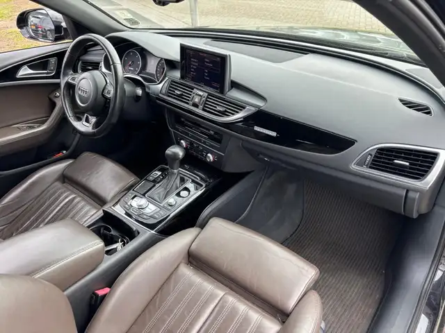 Audi A6 view 10