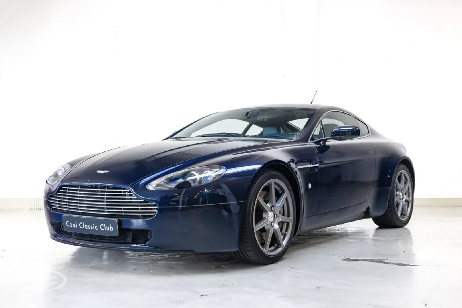 Aston Martin Vantage V8  - ONLINE AUCTION Blauw - 1