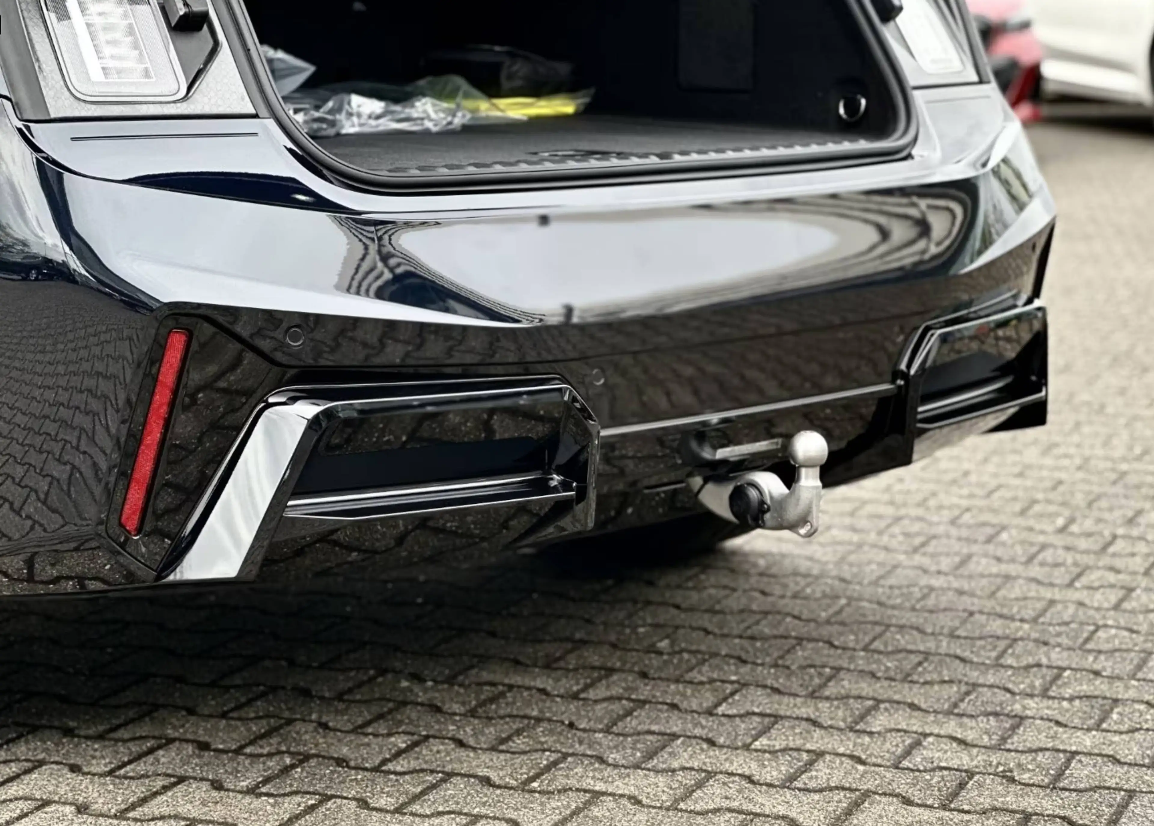 BMW iX 45 M Sport — photo 8