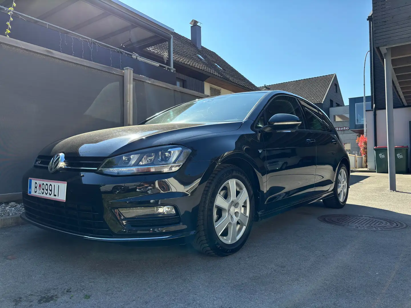 Volkswagen Golf R- Line / Pickerl 03/2027 / PRIVATVERKAUF Schwarz - 1