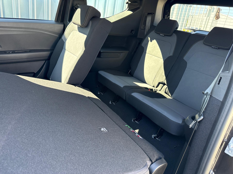 Dacia Jogger Extreme 1.0 TCe 110 7-Sitzer-AHK-Kamera-LED-App... — photo 10