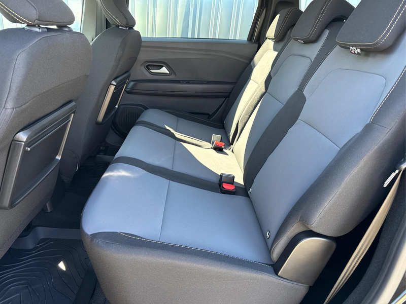 Dacia Jogger Extreme 1.0 TCe 110 7-Sitzer-AHK-Kamera-LED-App... — photo 9