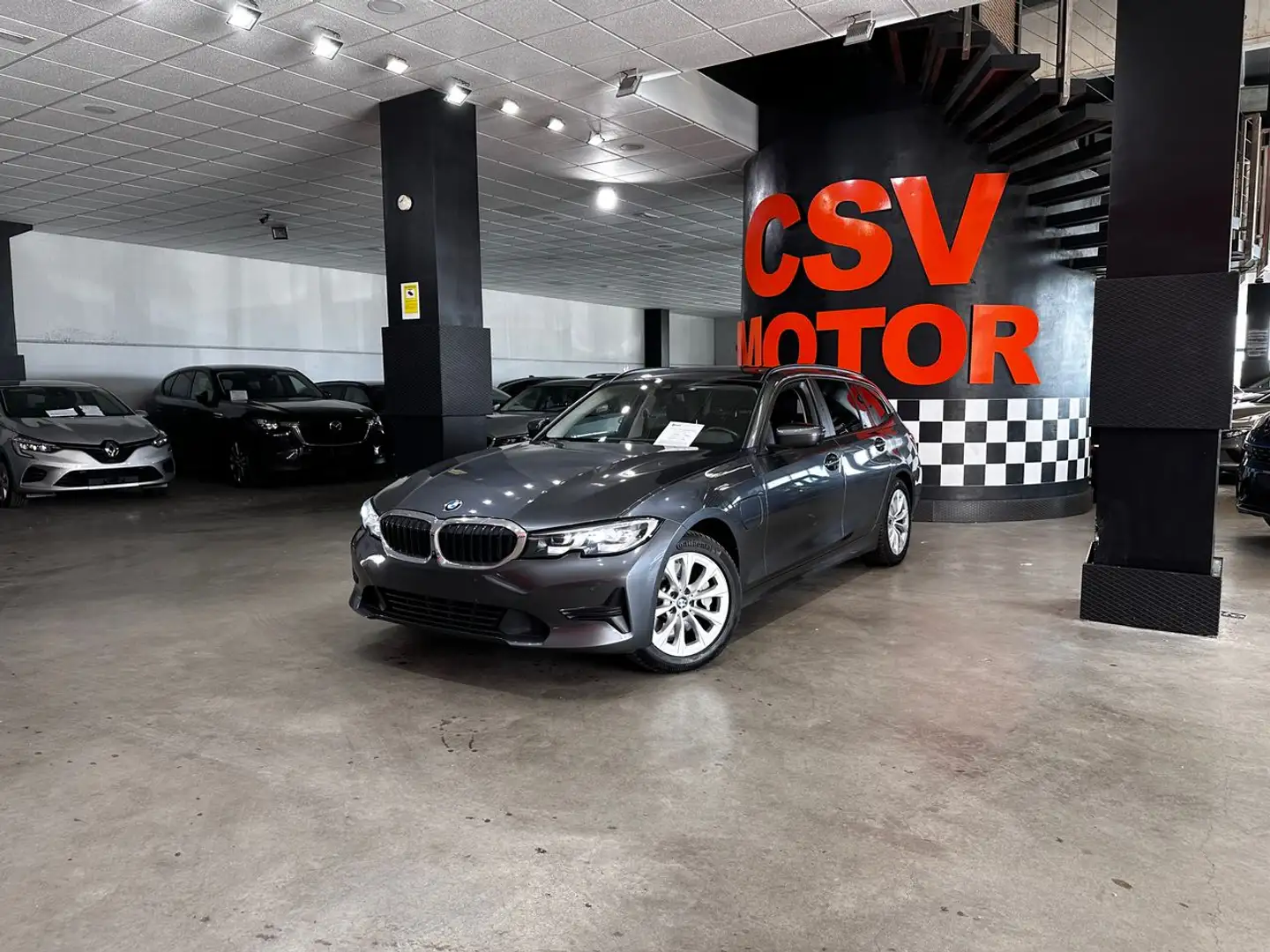 BMW 330 330e xDrive Touring Gris - 2