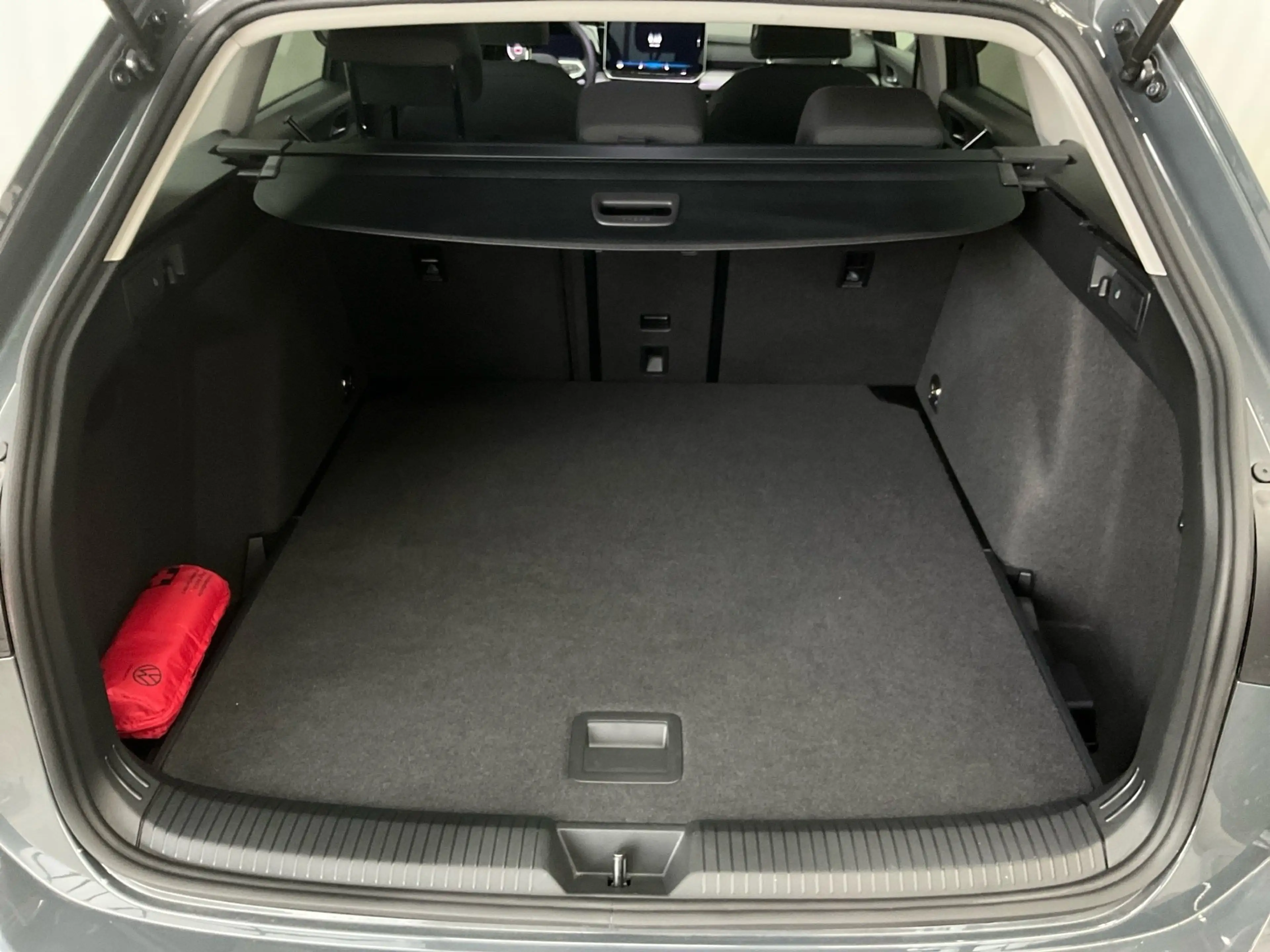 Volkswagen Golf Variant Golf VIII Variant LIFE 1.5eTSI 150PS DSG ACC.AHK.K — photo 8