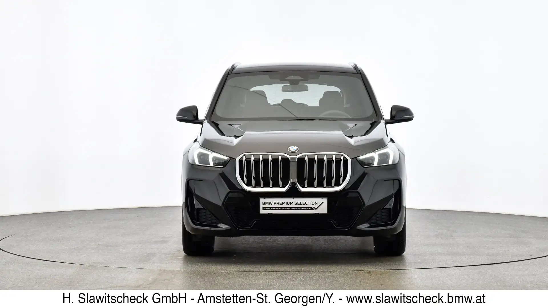 BMW X1 sDrive18d U11 Schwarz - 2