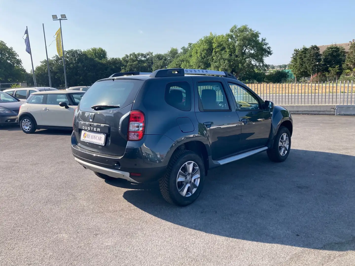 Dacia Duster 1.6 Laureate Gpl 4x2 105cv Gris - 2
