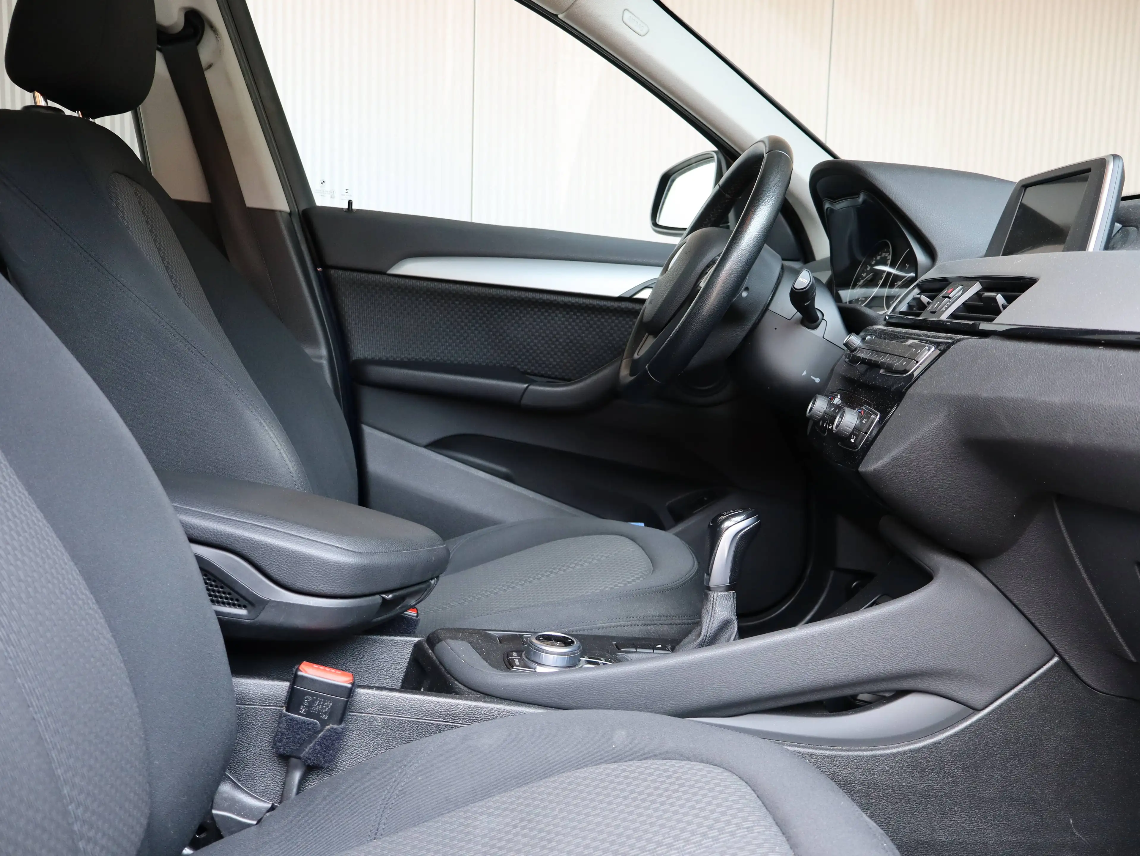 BMW X1 sDrive18d ADVANTAGE *NAVI*PANORAMA*DAB*SHZ*KAMERA* — photo 13