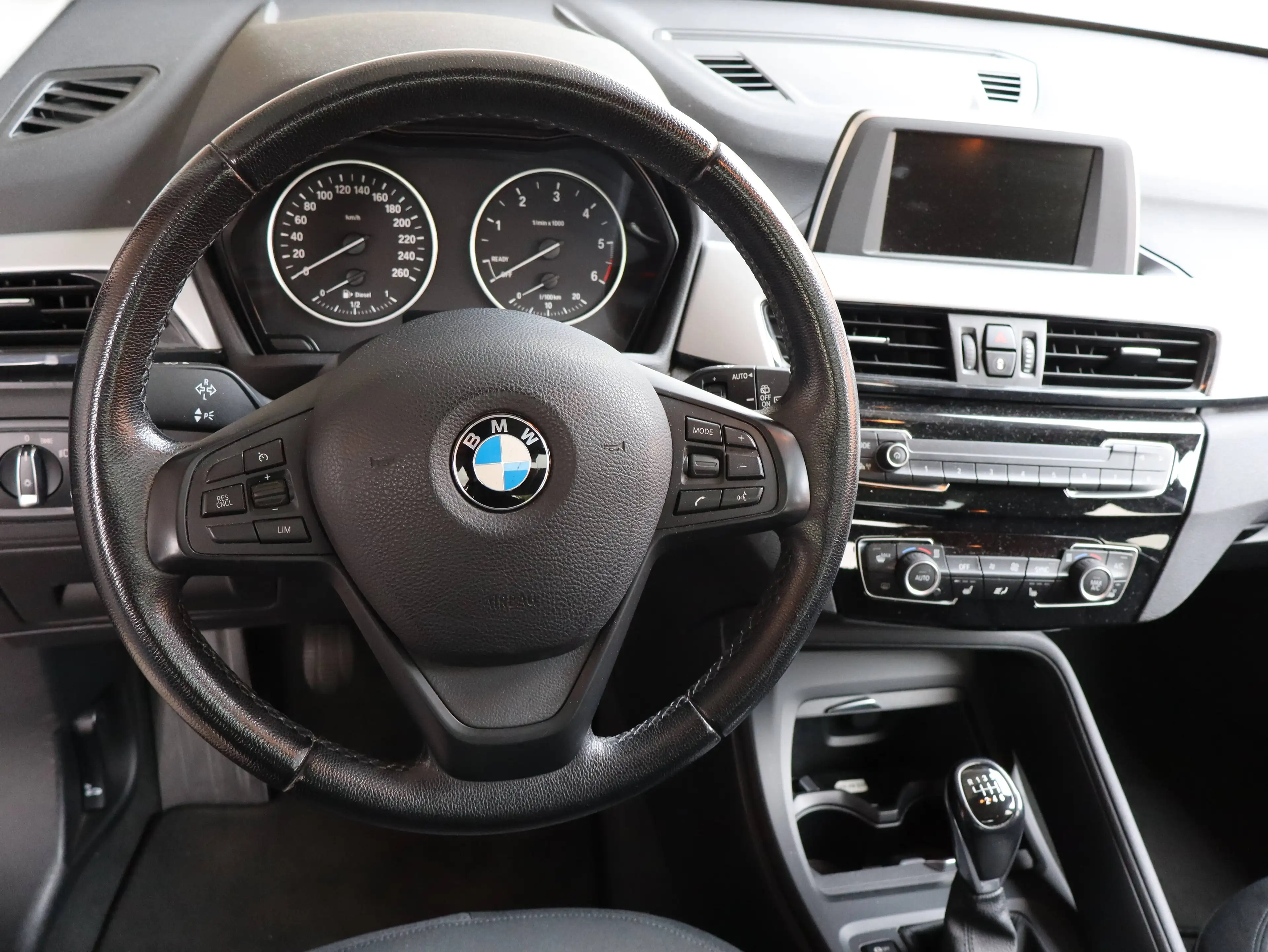 BMW X1 sDrive18d ADVANTAGE *NAVI*PANORAMA*DAB*SHZ*KAMERA* — photo 11