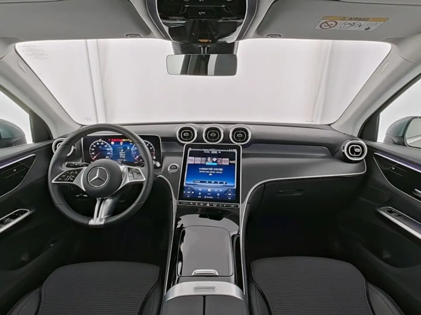 Mercedes-Benz GLC 200 4M Avantgarde Advanced (Pano Stdhzg AHK Argent - 2