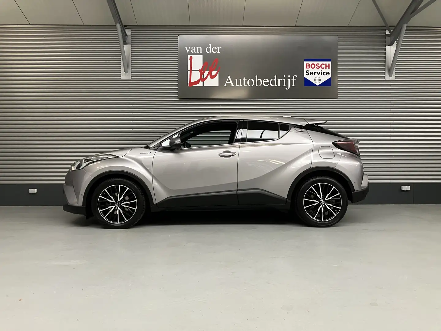 Toyota C-HR 1.8 Hybrid EXECUTIVE/LED/PDC/CAM/DODE HOEK/JBL/NAV Gris - 2