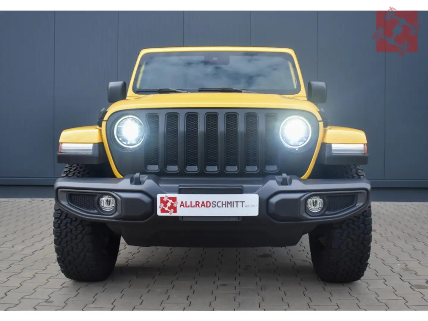 Jeep Wrangler Willys 3.6l V6 VVT eTorque Engine žuta - 2