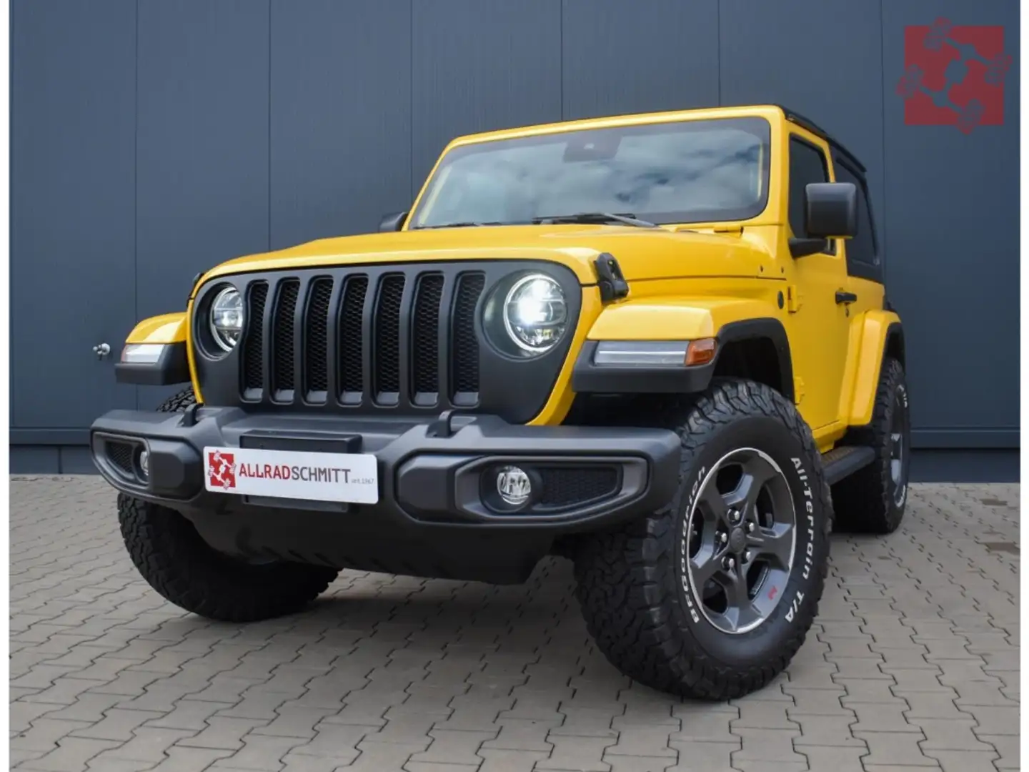 Jeep Wrangler Willys 3.6l V6 VVT eTorque Engine žuta - 1