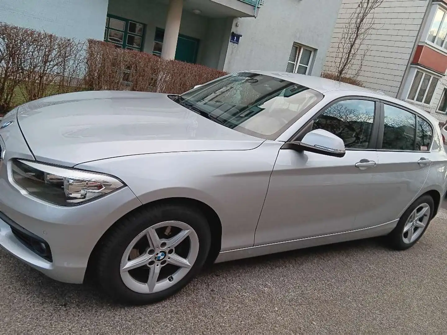BMW 116 116d Advantage Grau - 2