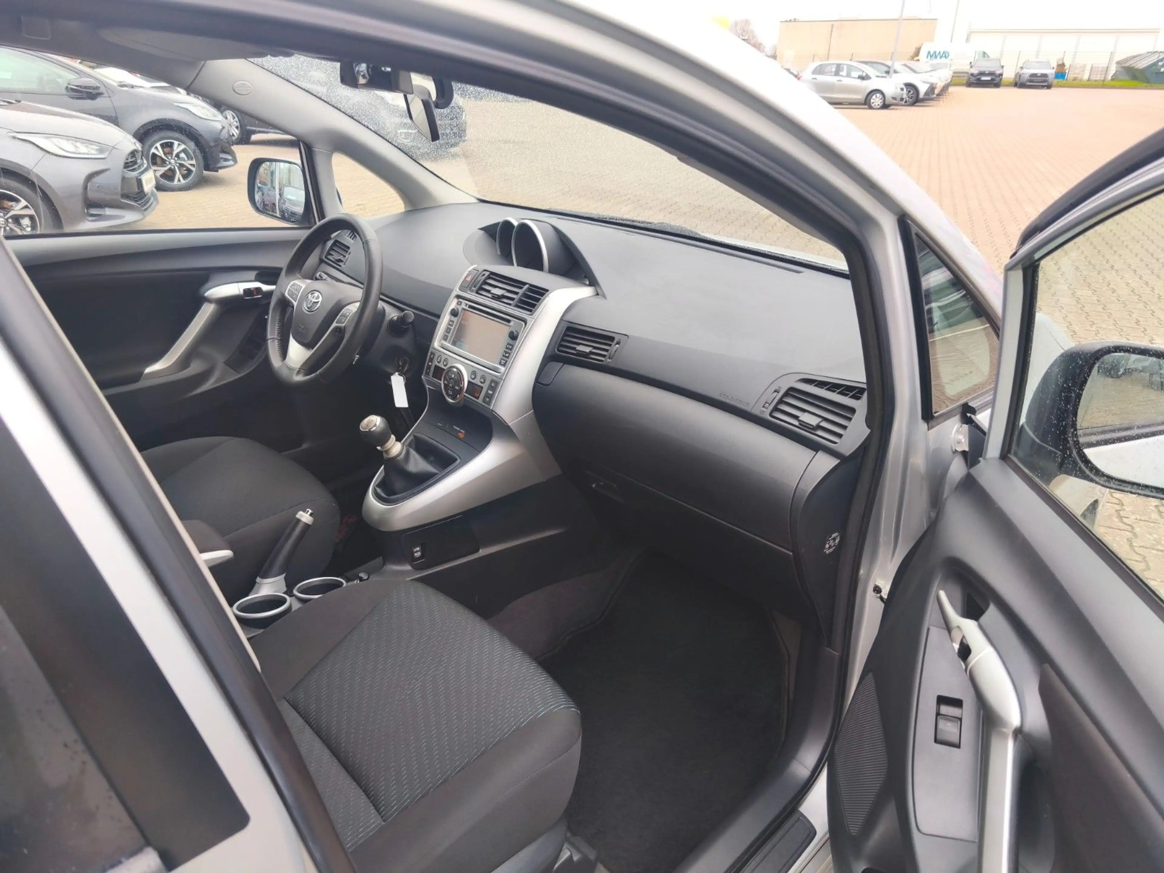 Toyota Verso Travel — photo 11