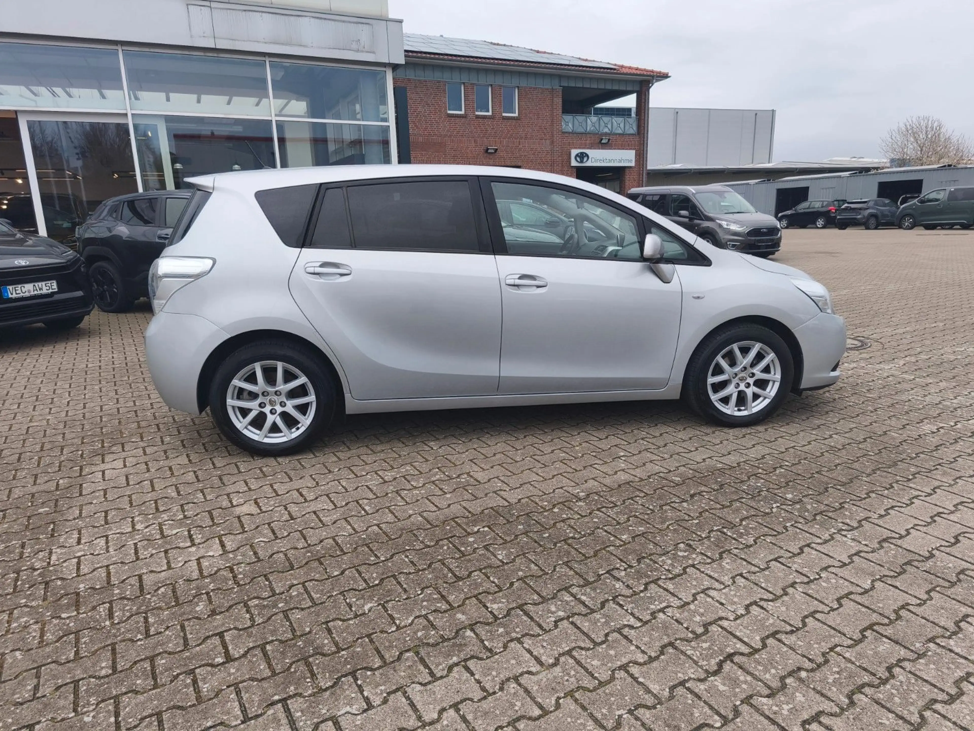 Toyota Verso Travel — photo 8