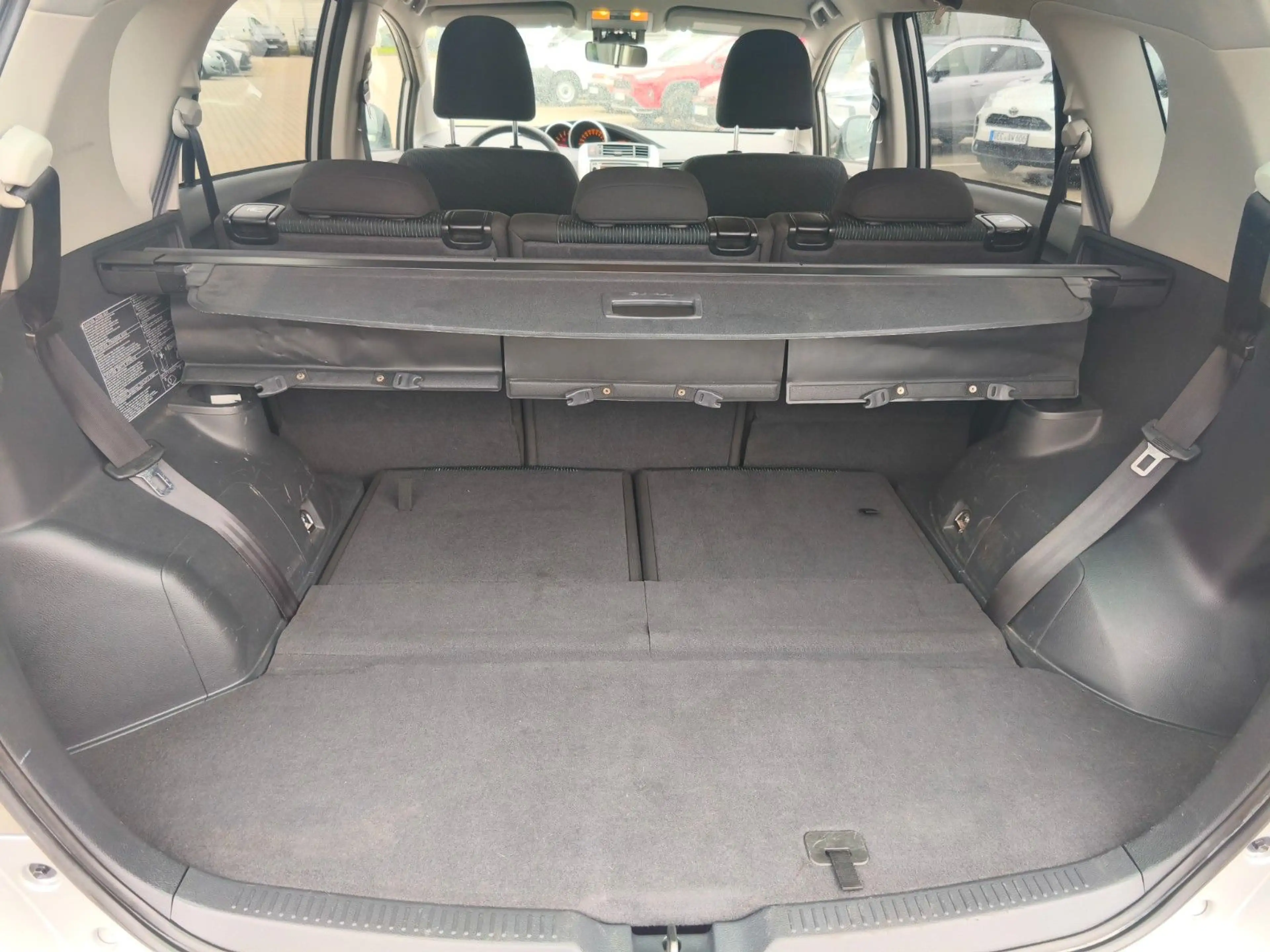 Toyota Verso Travel — photo 13