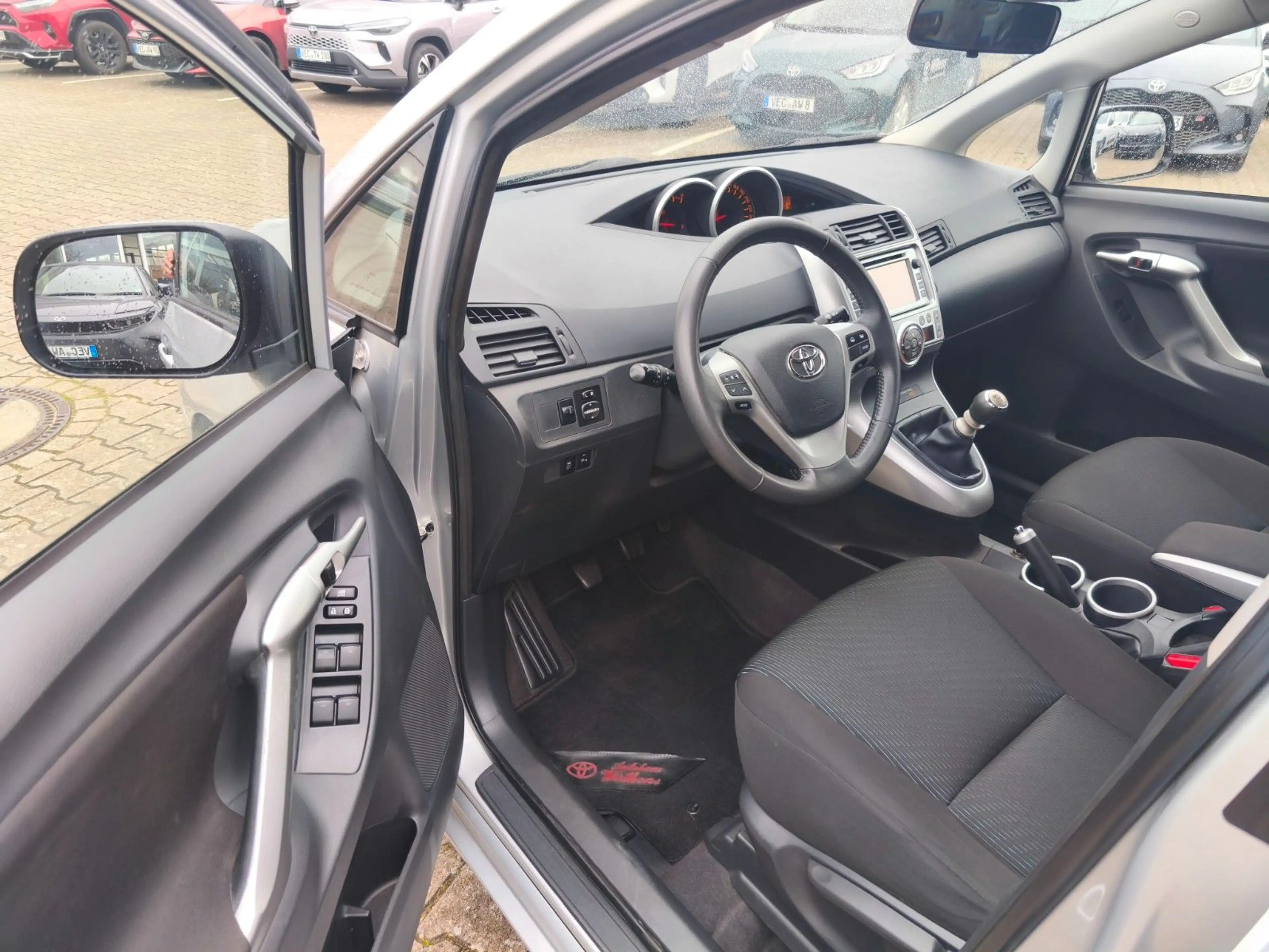 Toyota Verso Travel — photo 9