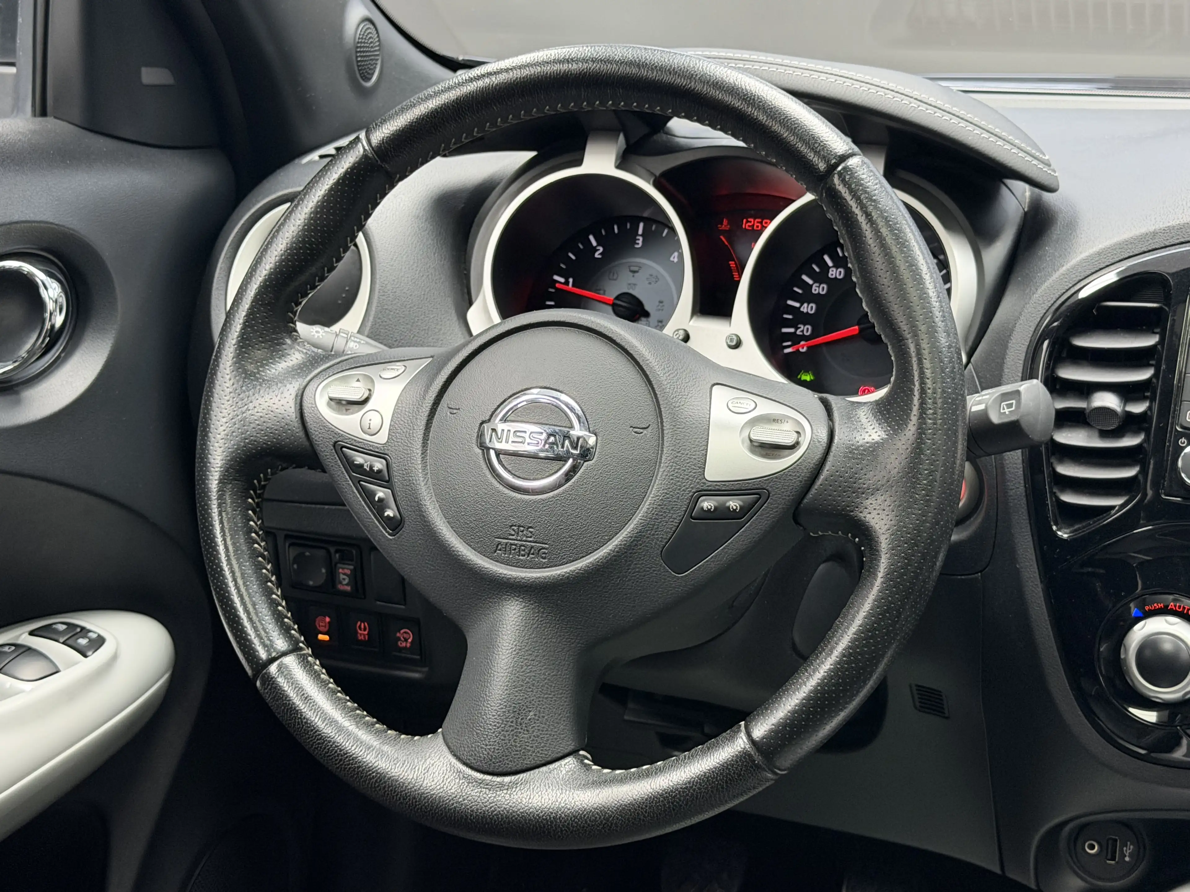 Nissan Juke 1.5 dCi 2WD Tekna *CUIR + CAMÉRA + GPS + GARANTIE* — photo 12