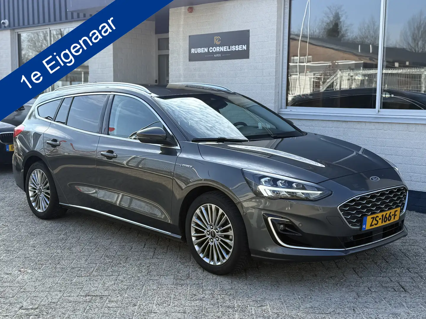 Ford Focus Wagon 1.5 EcoBoost Vignale | Trekhaak | Head Up | Grijs - 1