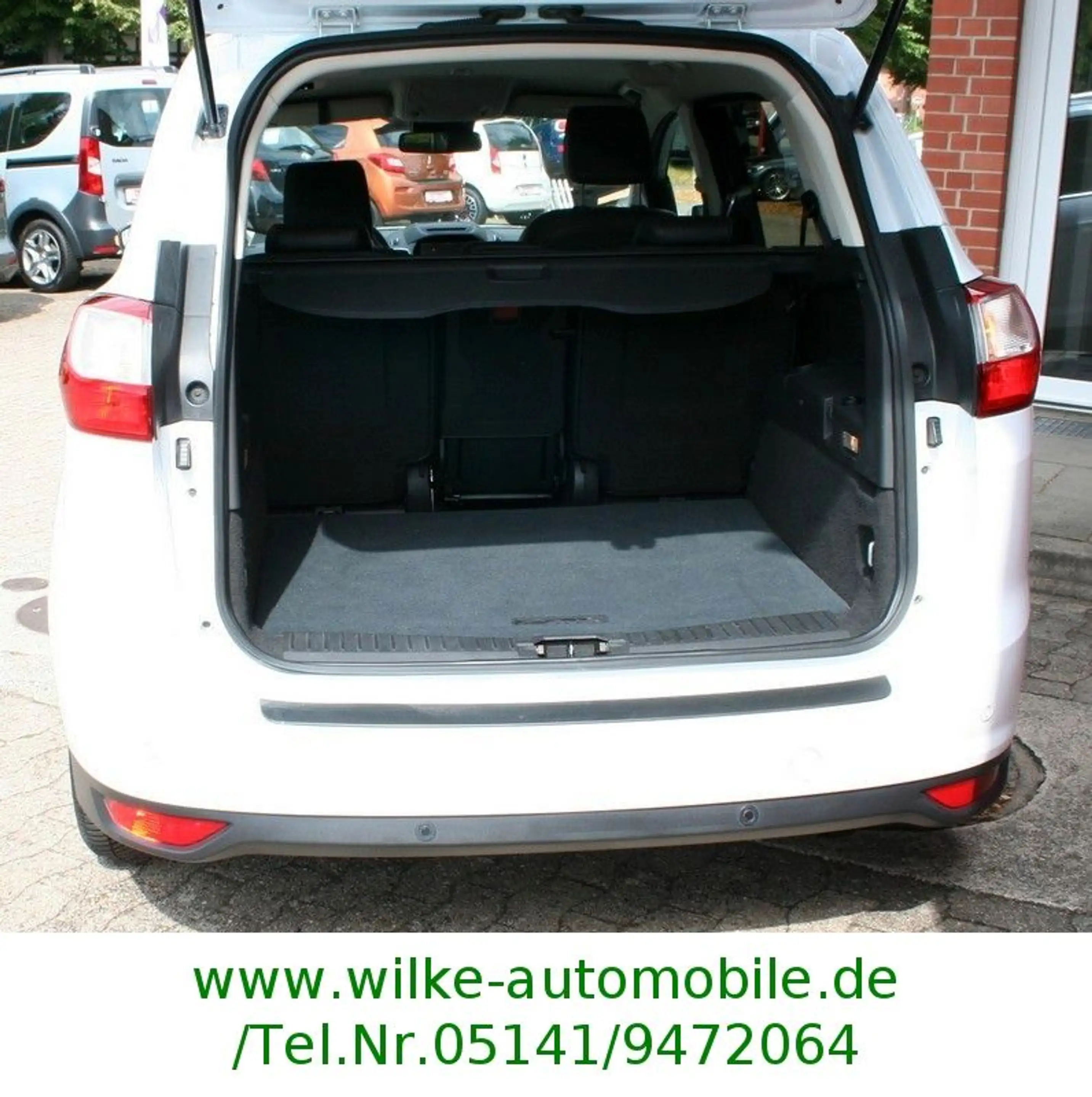 Ford Grand C-Max Grand C Titanium+Leder+AHK+Navi+Kamera+Xenon+EU6 — photo 3