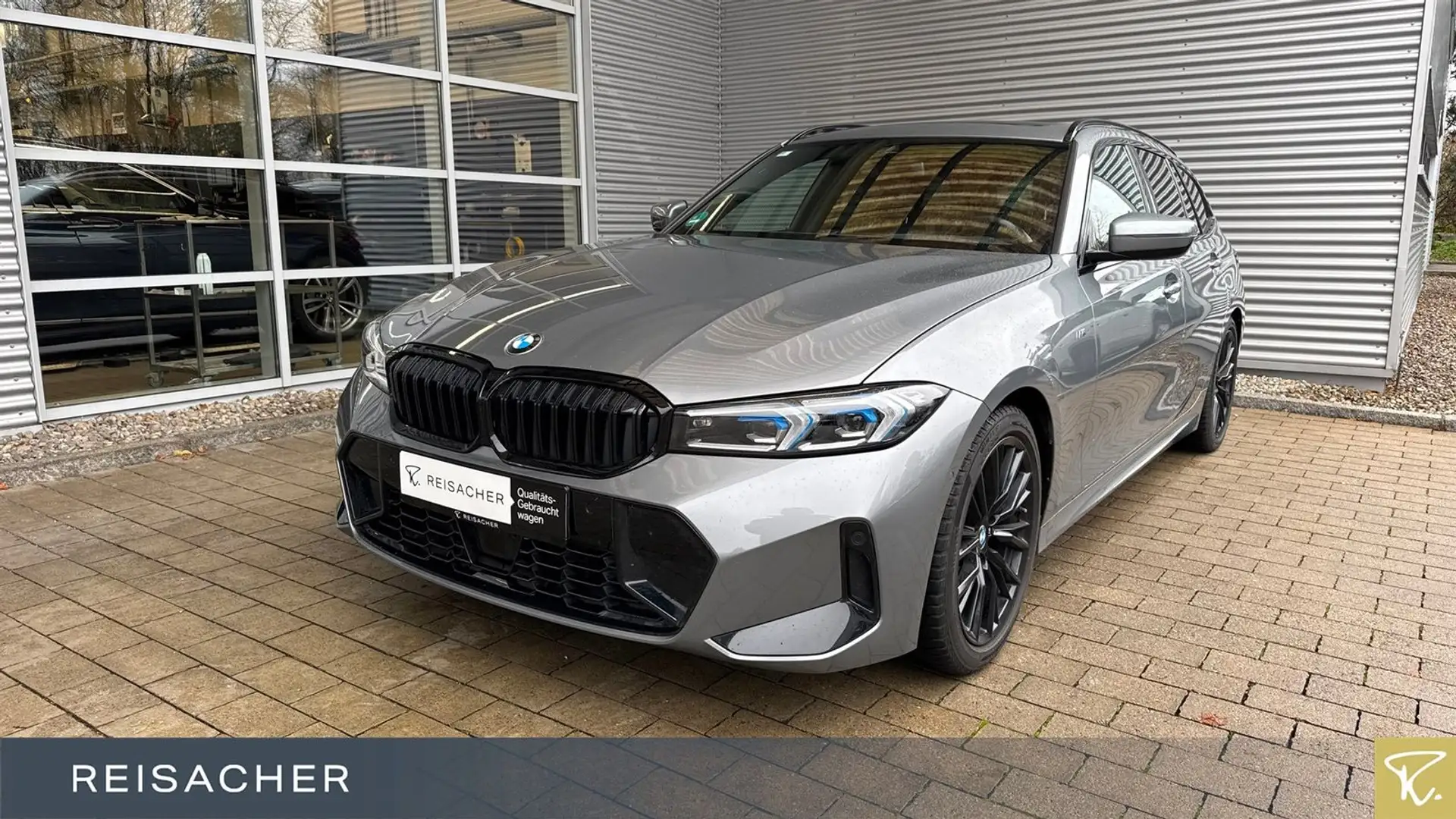 BMW 320 iA Touring M-Sport Pano AHK Stdhzg HUD RüKa Grau - 1