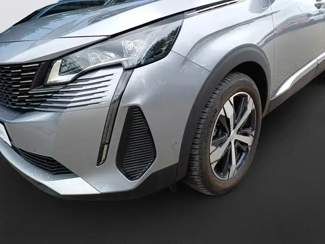 Peugeot 5008 view 9