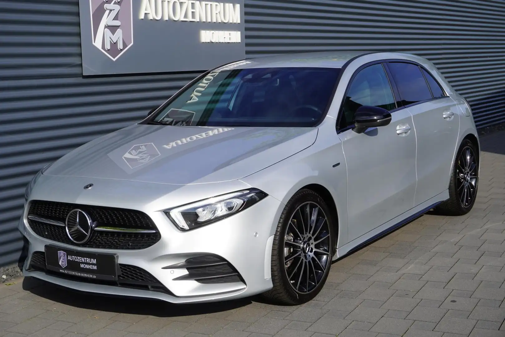 Mercedes-Benz A 200 A200 AMG-LINE|WIDESCREEN|EDITION|KAMERA|NAVI|ACC Silber - 2