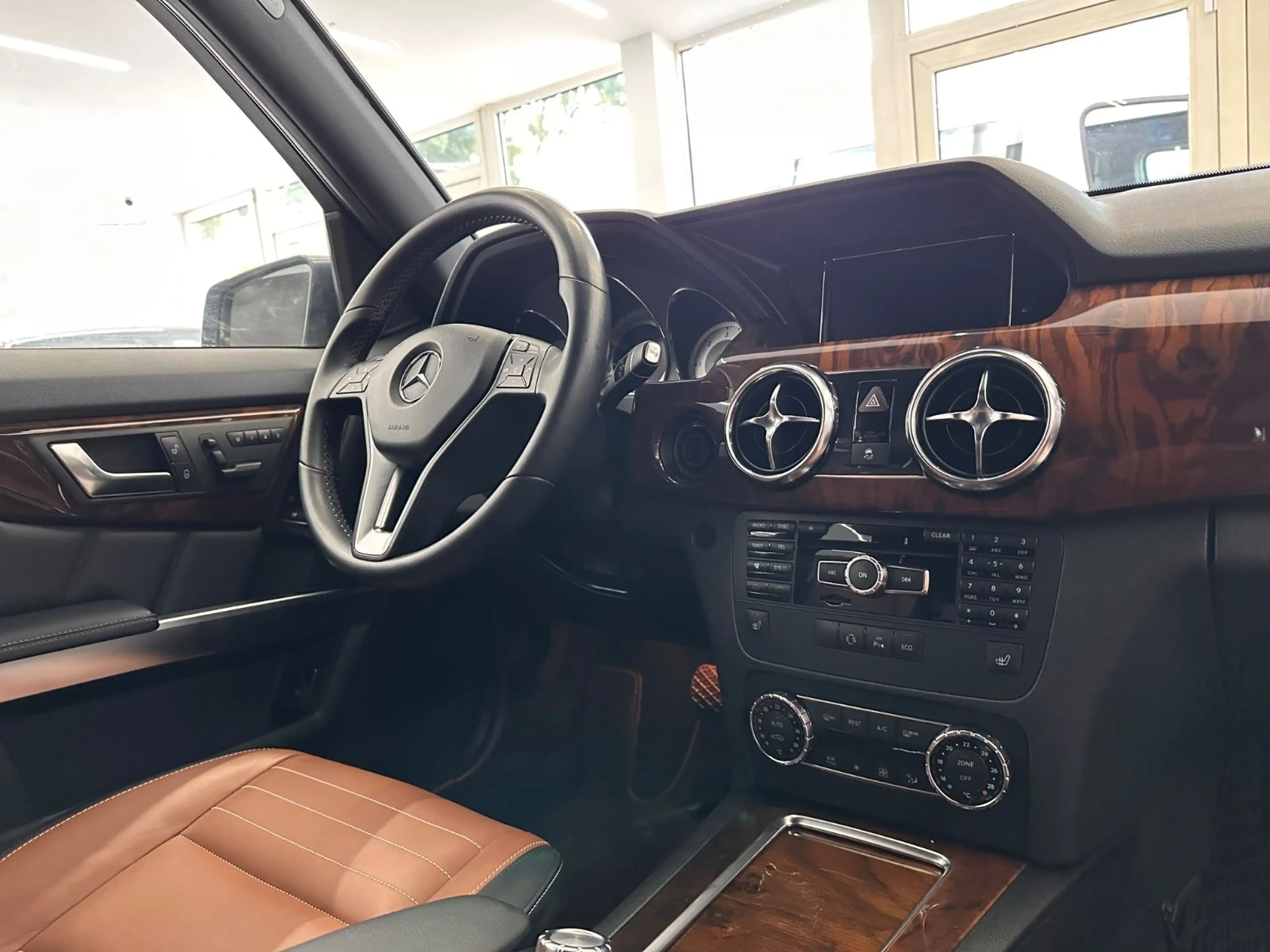 Mercedes-Benz GLK 350 CDI 4Matic AMG*Designo*Memory*1.Hand* — photo 9