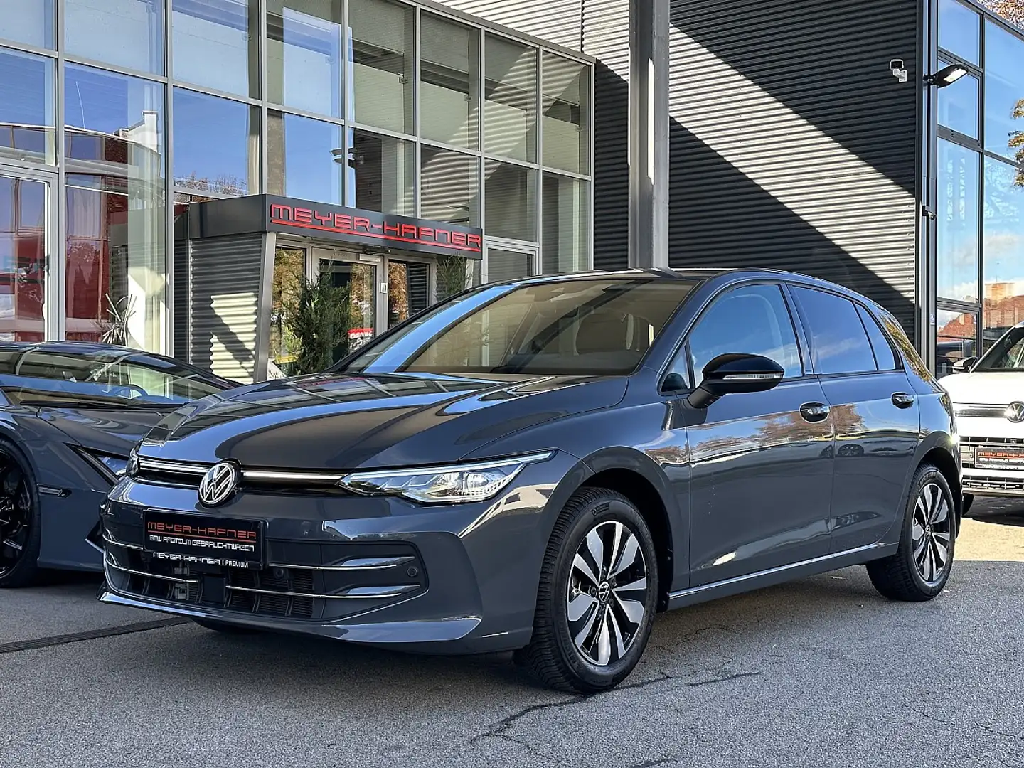 Volkswagen Golf 1,5 eTSI GOAL DSG Grau - 2