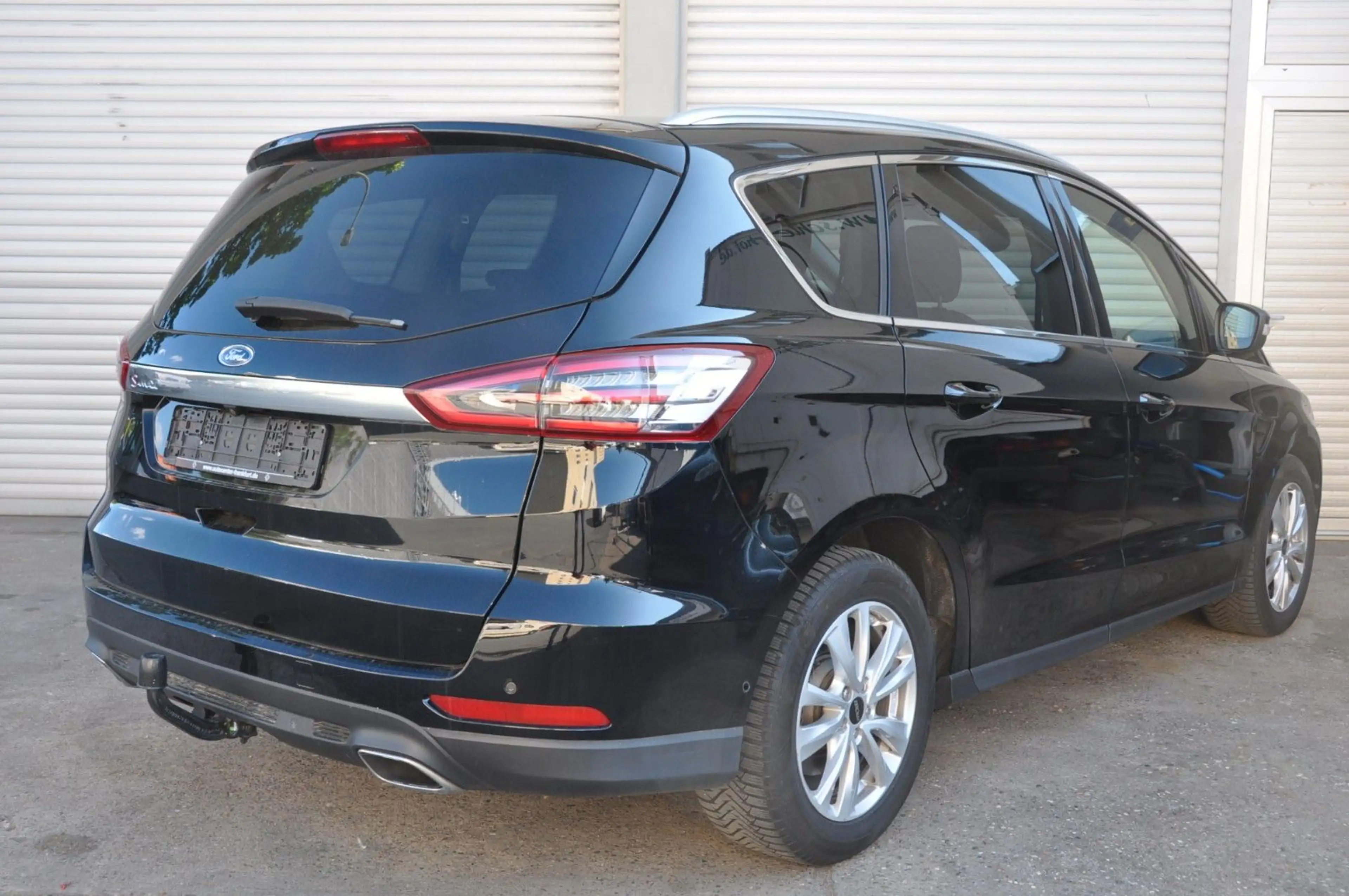 Ford S-Max 2,0 Titanium LED*NAVI*KAM*AHK*8 Gang Aut. — photo 4