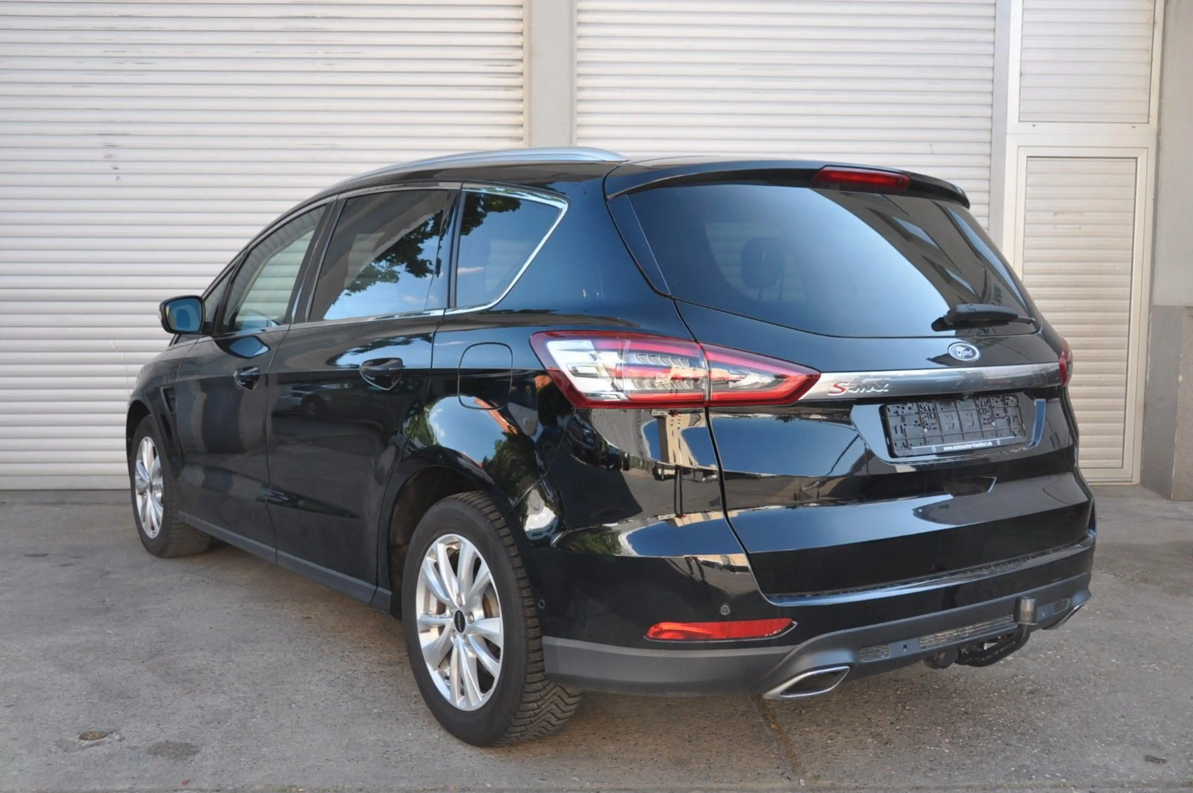 Ford S-Max 2,0 Titanium LED*NAVI*KAM*AHK*8 Gang Aut. — photo 2