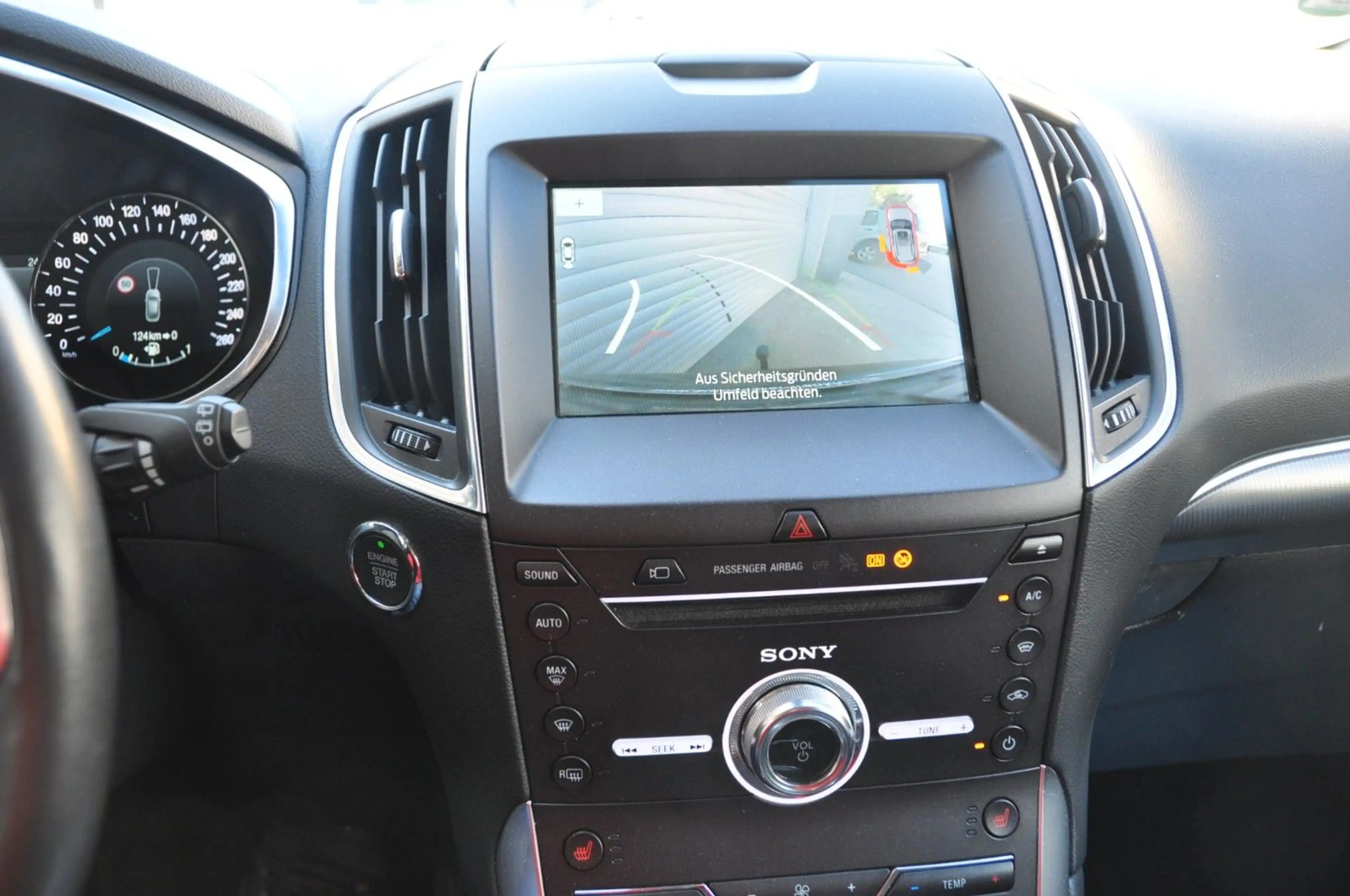 Ford S-Max 2,0 Titanium LED*NAVI*KAM*AHK*8 Gang Aut. — photo 14