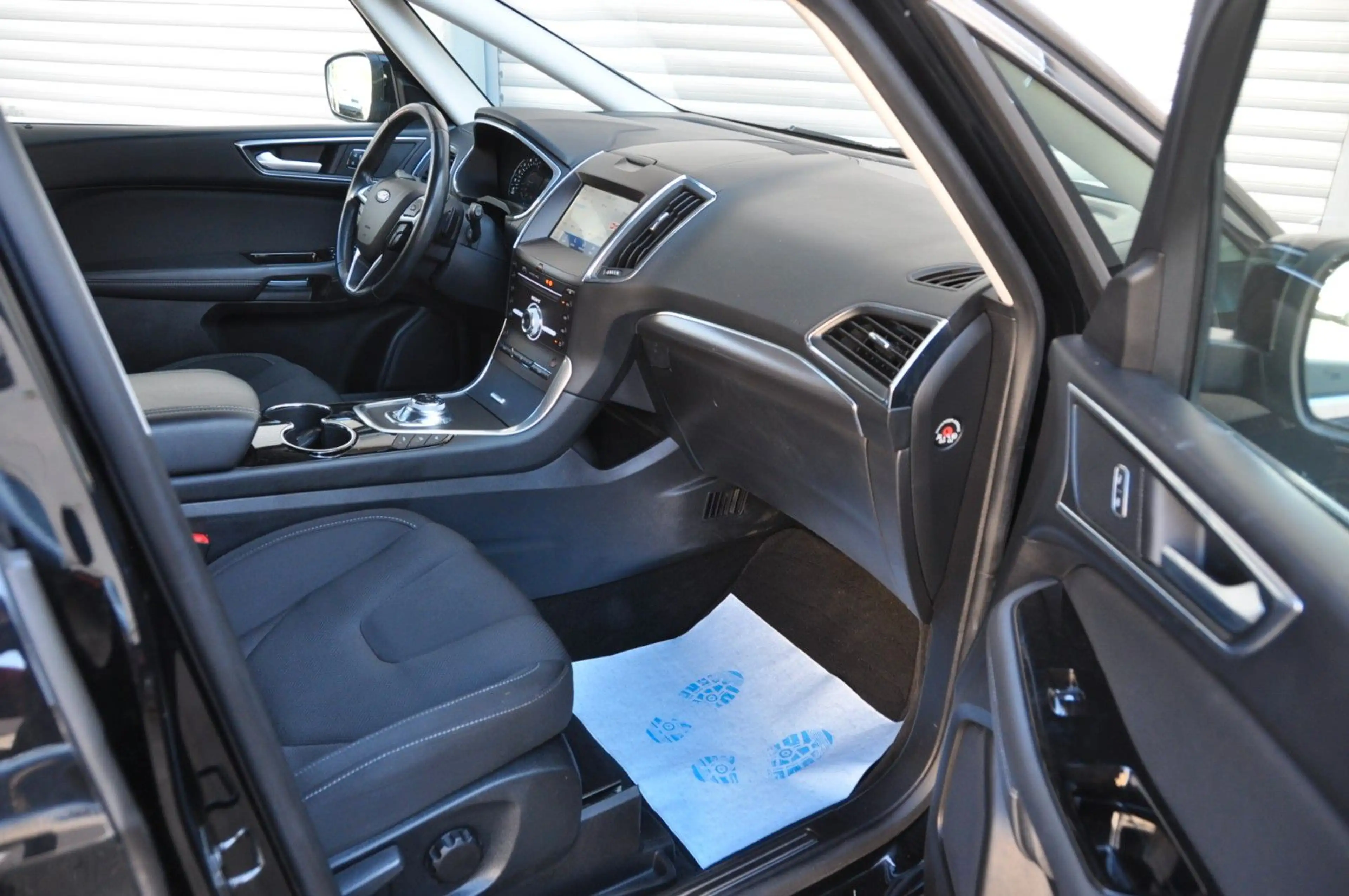 Ford S-Max 2,0 Titanium LED*NAVI*KAM*AHK*8 Gang Aut. — photo 15