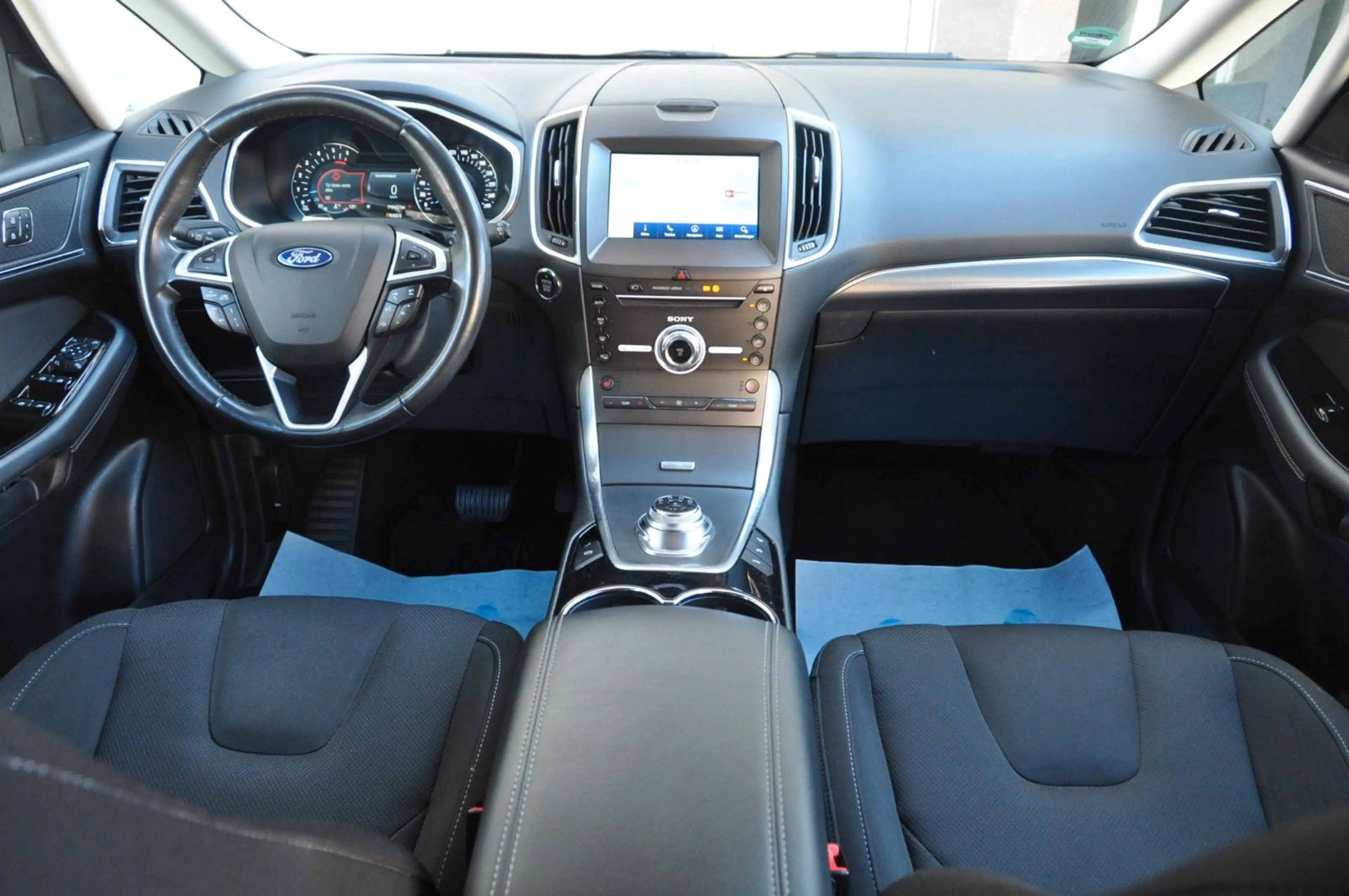 Ford S-Max 2,0 Titanium LED*NAVI*KAM*AHK*8 Gang Aut. — photo 11
