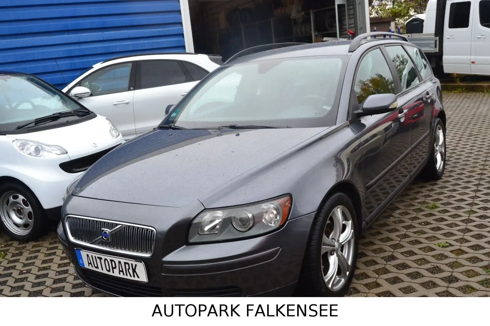 Volvo V50 KOMBI 2.4 103KW/140PS+AUTOMATIK+KLIMA+TÜV Gris - 1