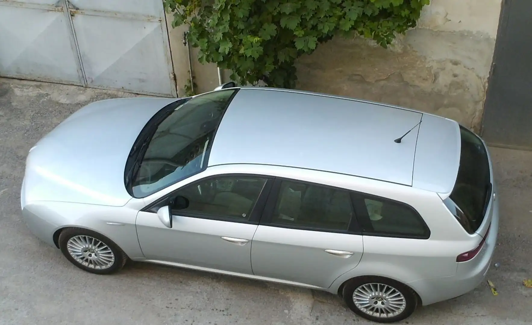 Alfa Romeo 159 159 SW 1.9 jtdm 16v Distinctive 150cv q-tronic Šedá - 1