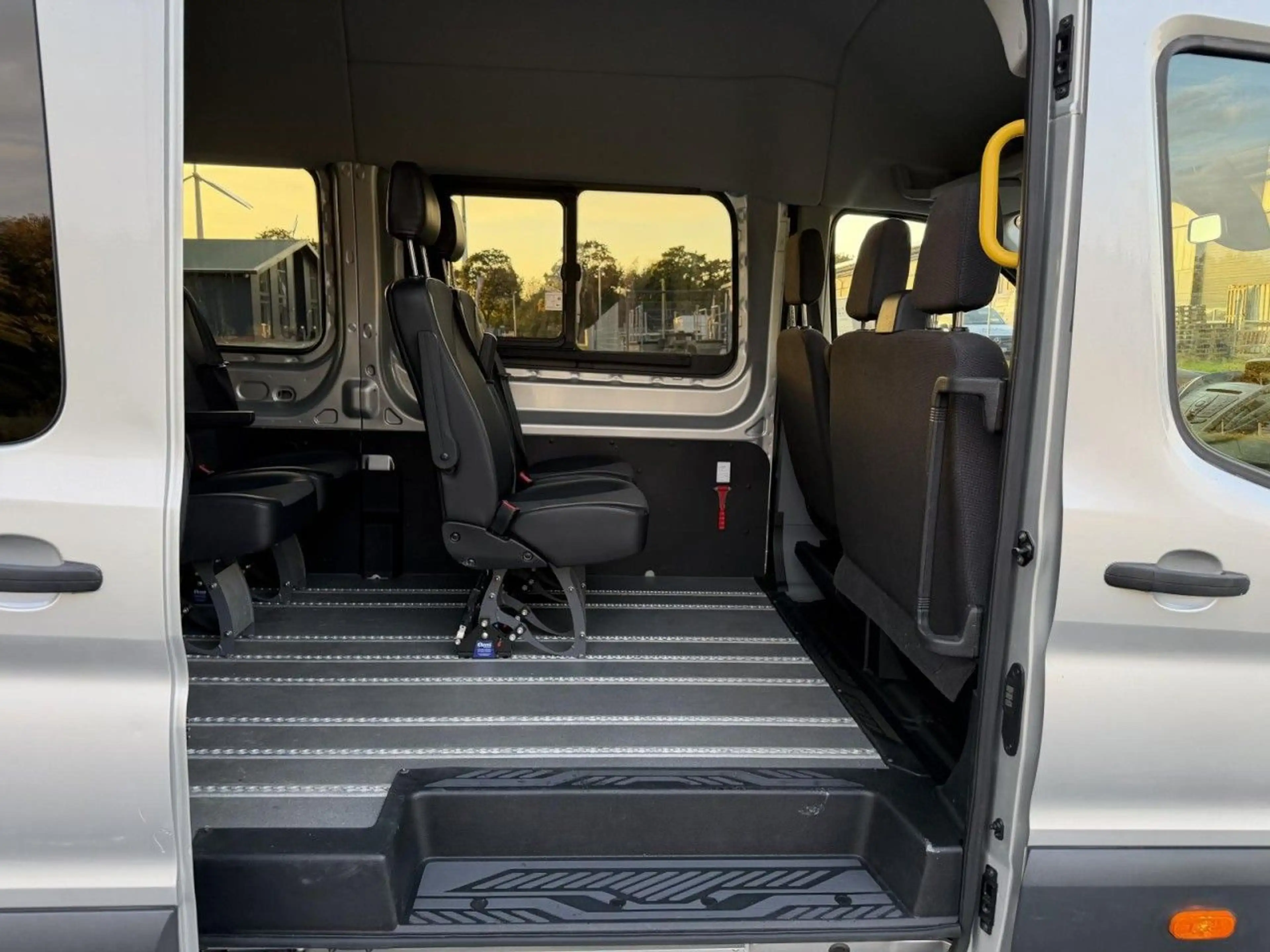 Ford Transit 2.0 L4 Behinderte Rollstuhl Klima*Kamera — photo 14