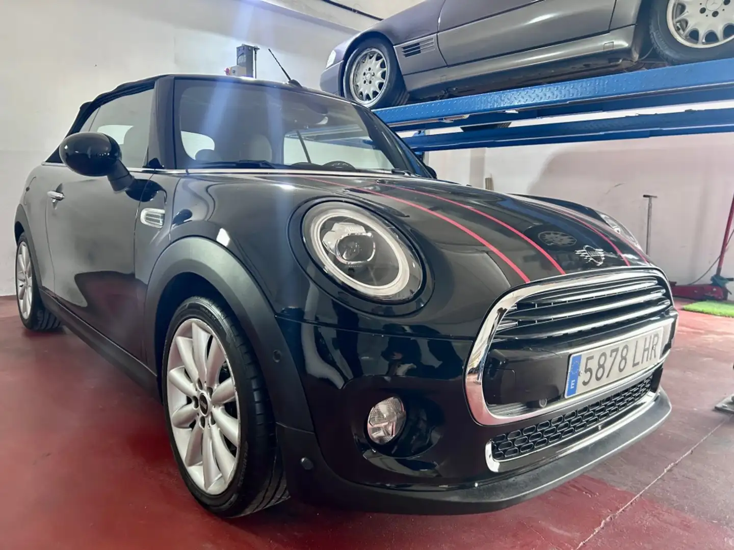 MINI Cooper Cabrio Aut. Schwarz - 2