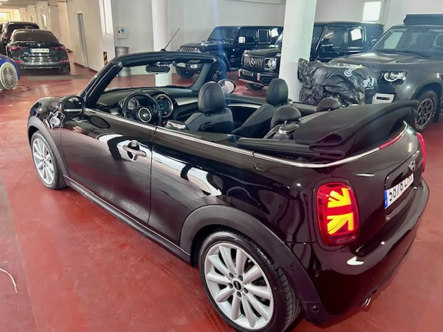 MINI Cooper Cabrio Aut. Schwarz - 1
