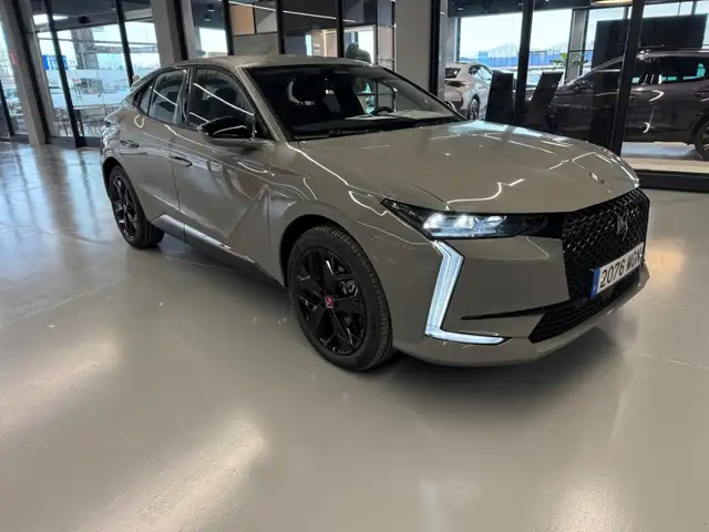 DS Automobiles DS 4 E-Tense Performance Line + Aut. 225