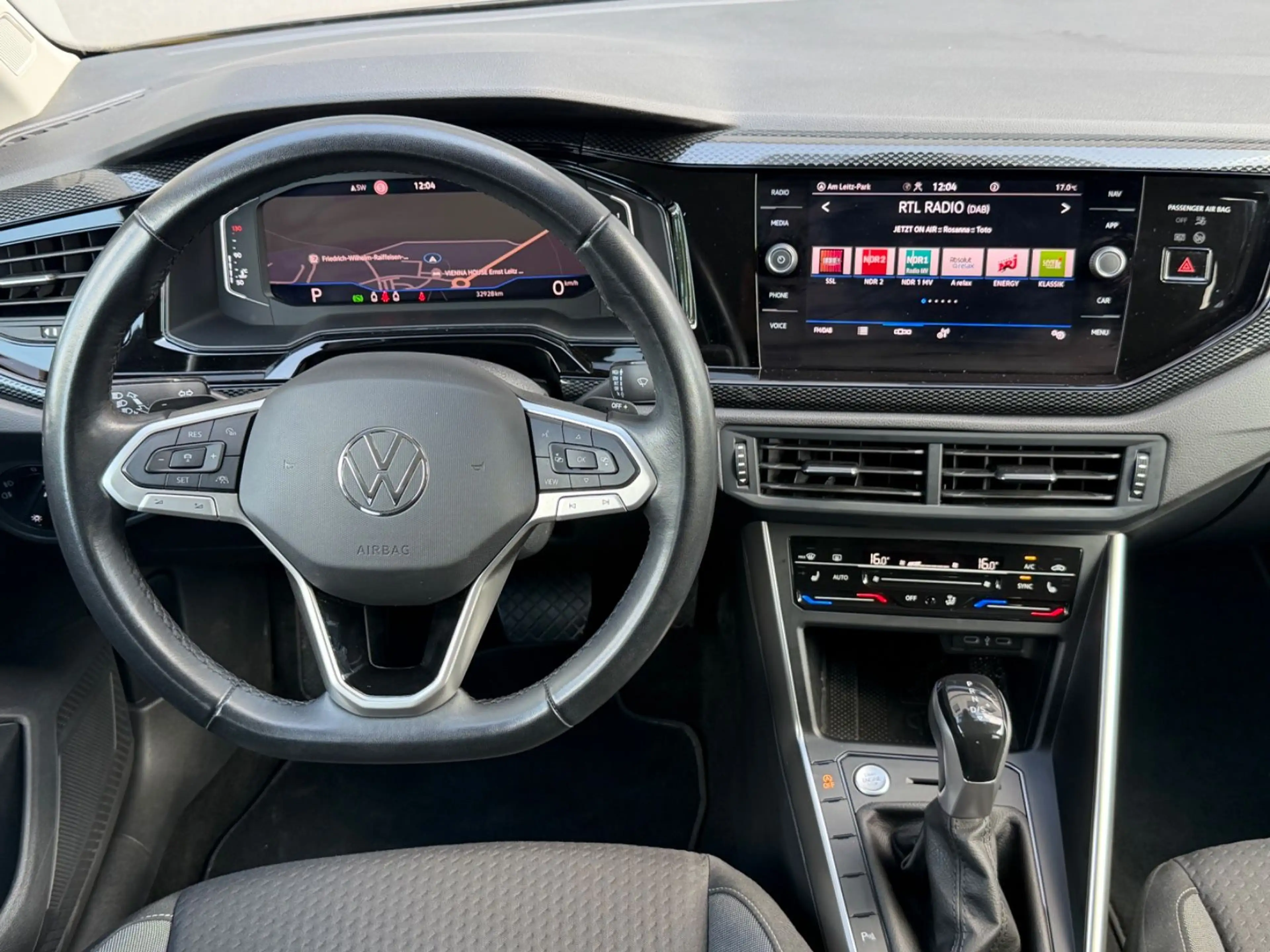 Volkswagen Polo 1.0 TSI DSG Life LED ACC Digital Cockpit — photo 11