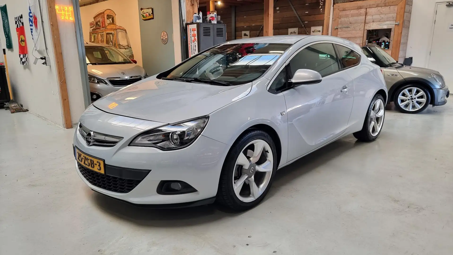 Opel Astra GTC 1.4 Turbo Sport Navi, Bluetooth, 19" LMV, Clim Weiß - 1