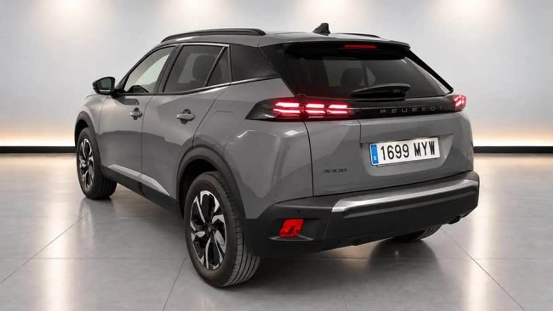 Peugeot 2008 1.2 100 S&S ALLURE 100 5P Gris - 2