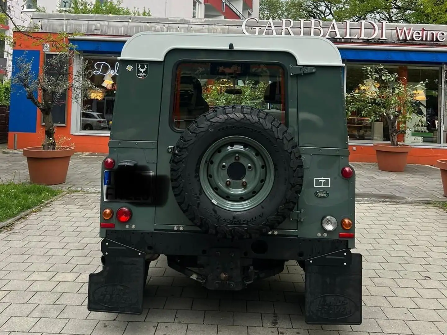 Land Rover Defender Grün - 2