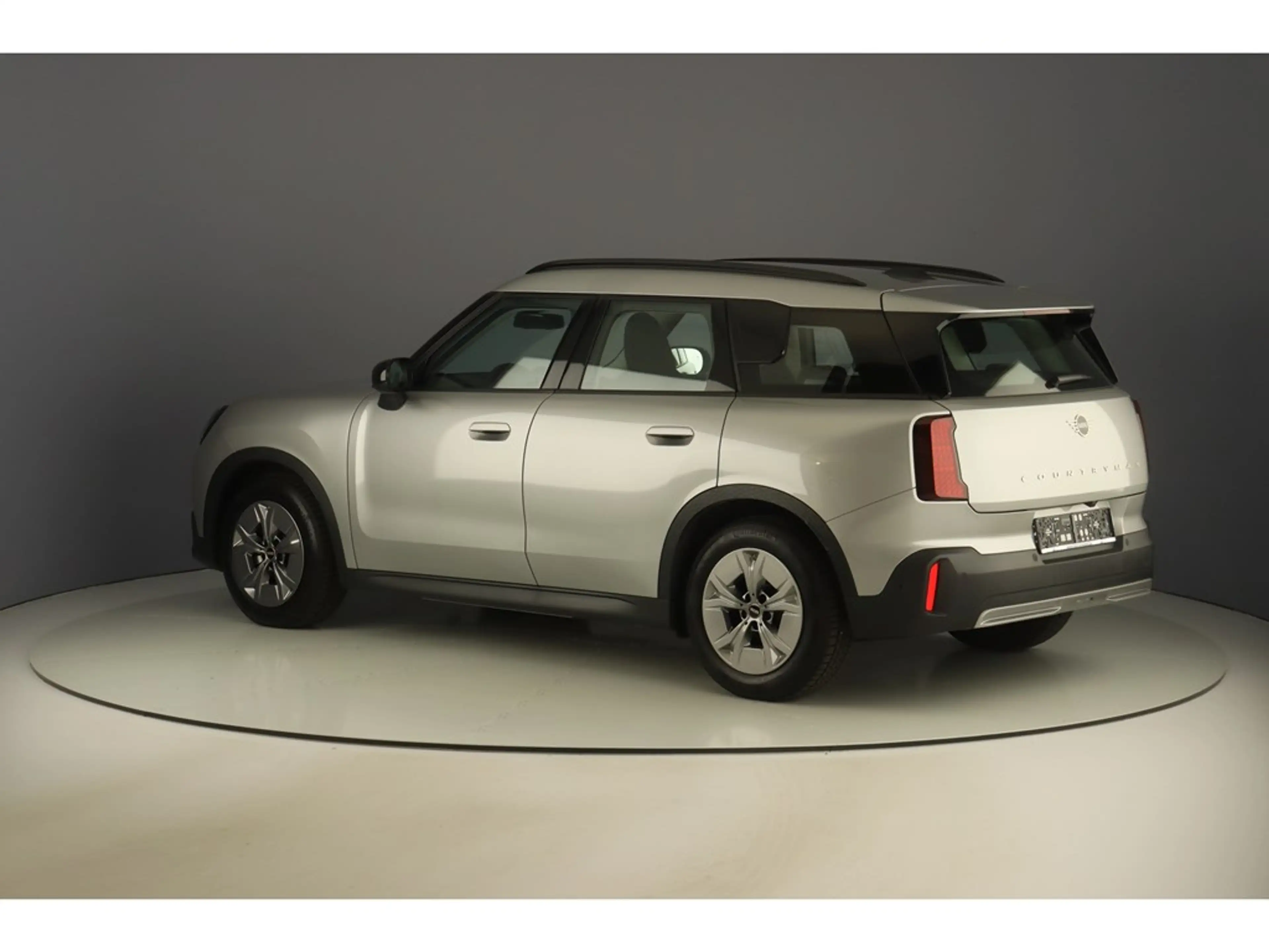 MINI Cooper SE Countryman 204PK — photo 3
