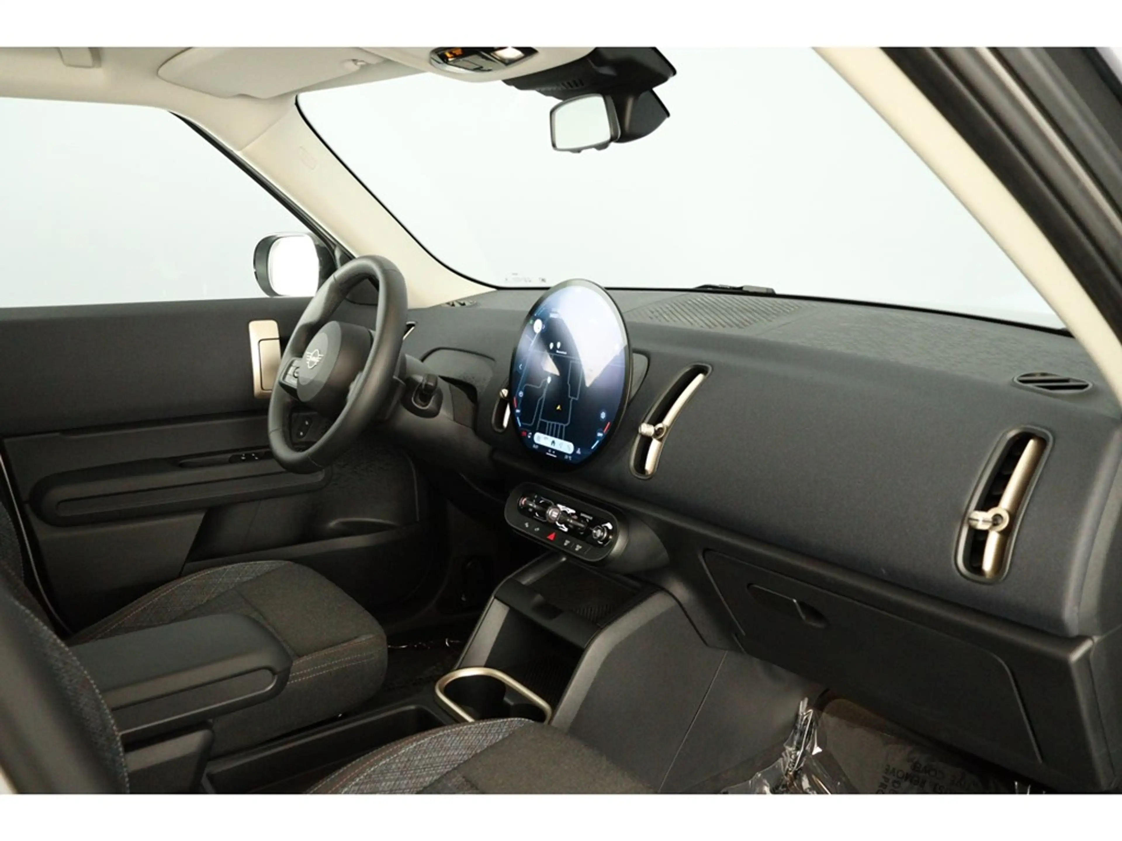 MINI Cooper SE Countryman 204PK — photo 9