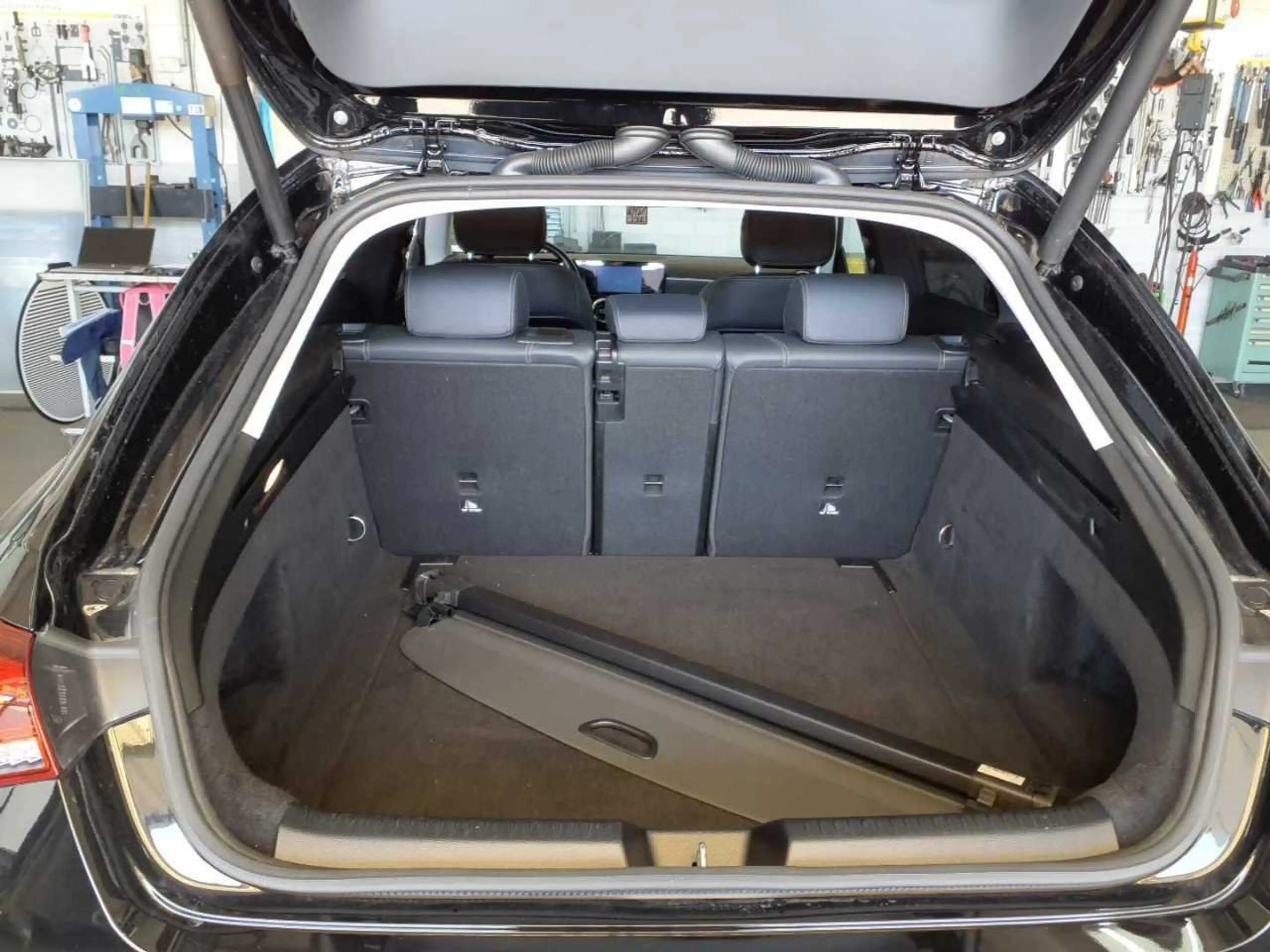 Mercedes-Benz CLA 220 d SB Progressive 360° AHK — photo 12