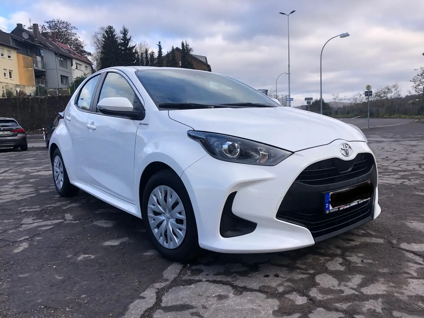 Toyota Yaris Comfort 1.Hand neuwertiger Zustand Weiß - 1