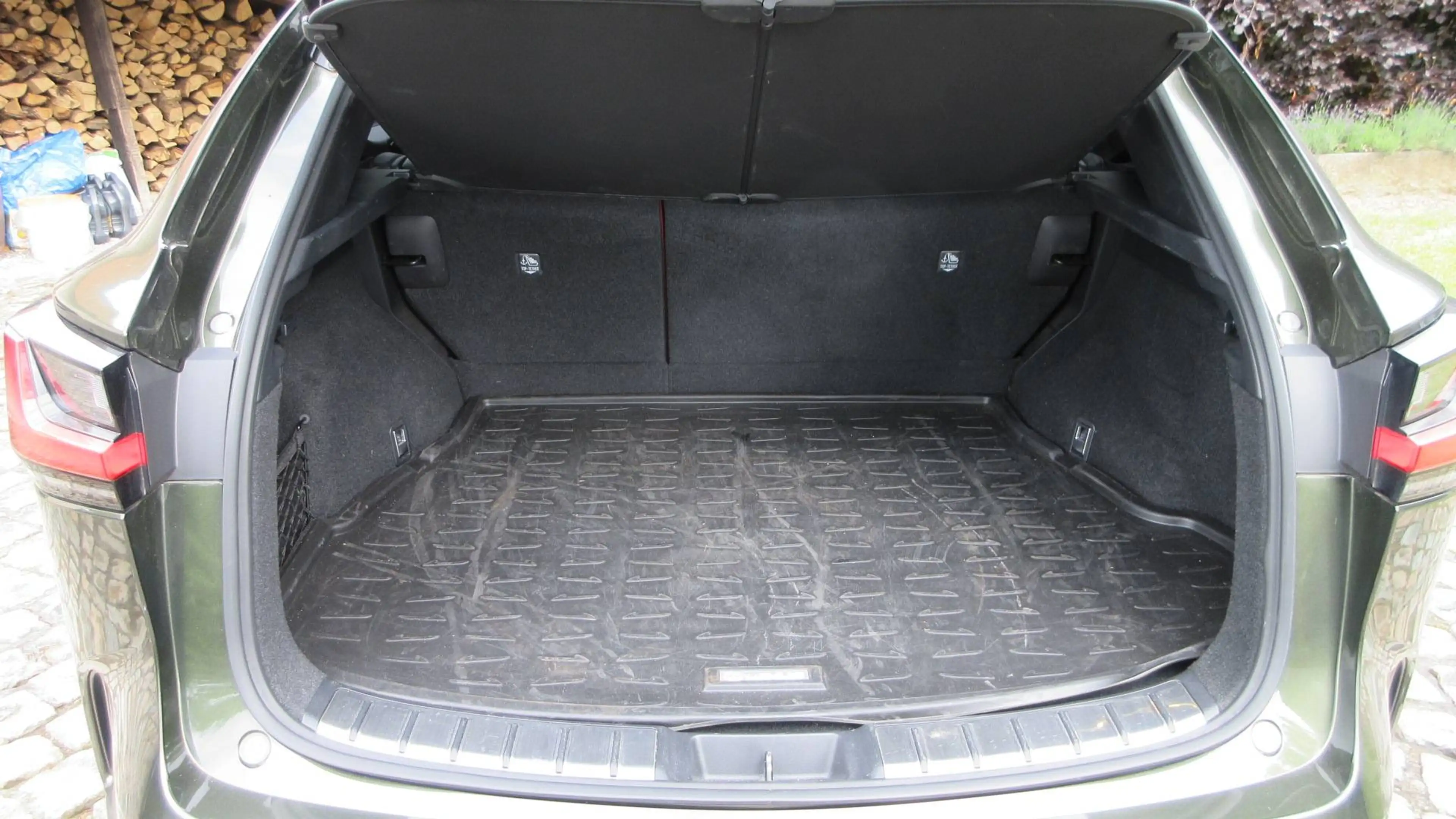 Lexus NX 450h+ NX 450h  2.5i AWD F Sport Line Garantie 2/2034 — photo 9