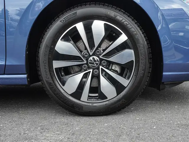 Volkswagen Golf view 7